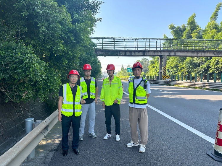 高路信息公司党委委员、财务总监胡德智一行赴川南片区开展安全生产检查